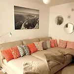 Zentral, ruhig&stilvoll mit Bergpanorama+ Garten