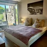 Zentral, ruhig&stilvoll mit Bergpanorama+ Garten